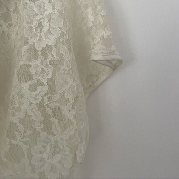 Vintage 1970s Victoria Secret Gold Label Cap Sleeve Ivory Lace Button down - Picture 6 of 13